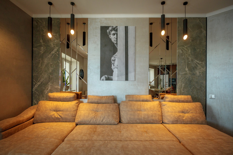 Зеркальное и стеклянное панно