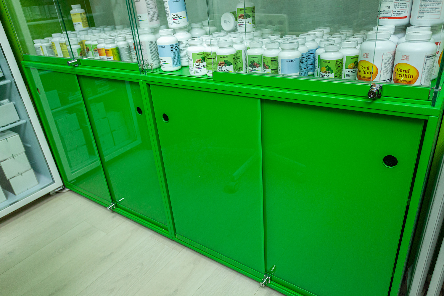 1881_24 Витрина Аптека