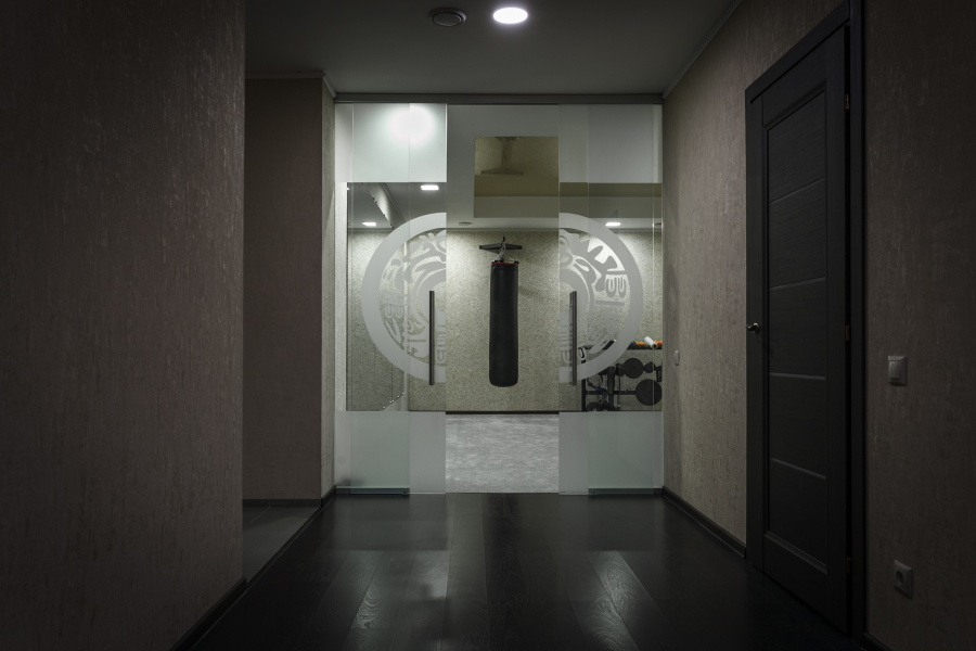 Стеклянные двери на заказ