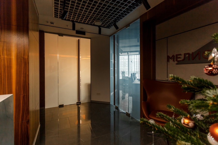 Электрохромное стекло (смарт-стекло)