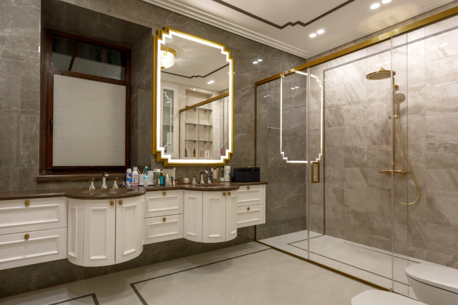 Стеклянная душевая раздвижная