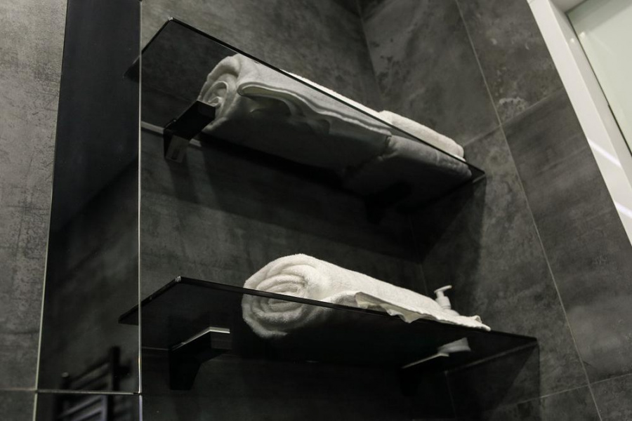 Стеклянная мебель на заказ